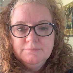 Meet your Posher, Holley